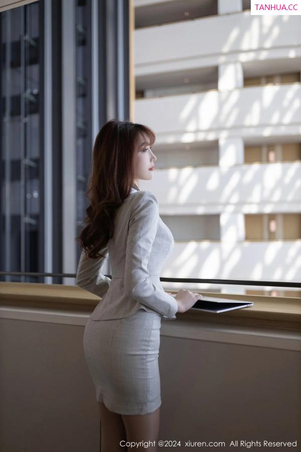 陆萱萱  [XiuRen]高清写真图 2024.01.11 No.7949 陆萱萱 美腿丝袜第2张图片